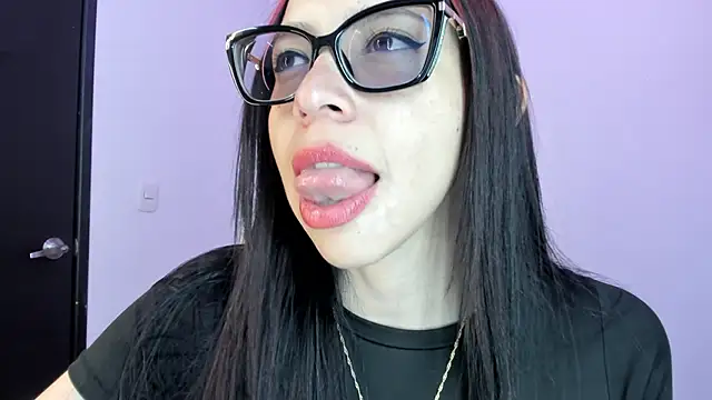 Snapshot of Katty_mouth chatting on 06/21/26, 04:24 Katty mouth online show from 06/21/26, 04:24