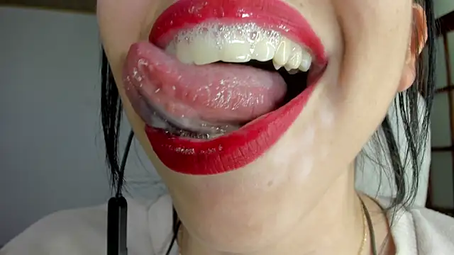 Snapshot of Katty_mouth chatting on 12/03/24, 11:40 Katty mouth online show from 12/03/24, 11:40