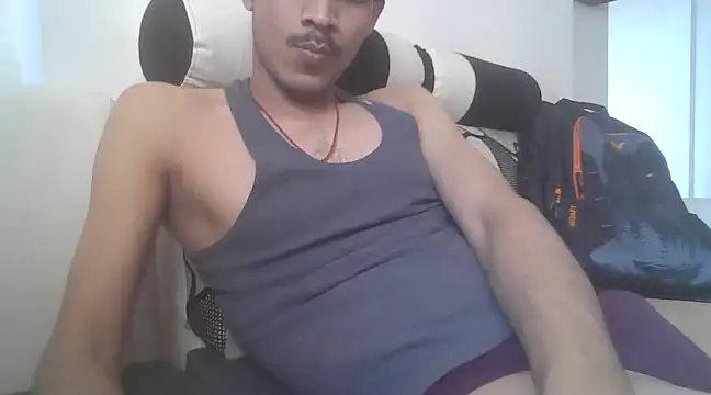 Snapshot of hitlar1026 chatting on 03/08/25, 04:45 hitlar1026 online show from 03/08/25, 04:45