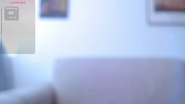 Snapshot of BubbleGumm_ chatting on 04/08/26, 10:22 BubbleGumm online show from 04/08/26, 10:22