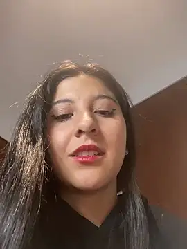 Snapshot of BubbleGumm_ chatting on 03/04/25, 03:11 BubbleGumm online show from 03/04/25, 03:11