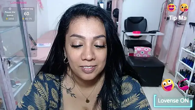 Snapshot of titsbiglovers chatting on 07/04/26, 05:50 titsbiglovers online show from 07/04/26, 05:50