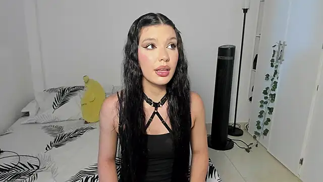 Emperatriiz online show from 12/15/25, 03:51