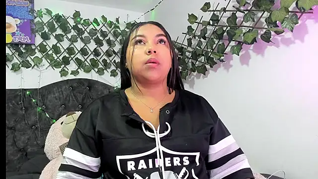 PaulinaSwan online show from 11/20/25, 07:09