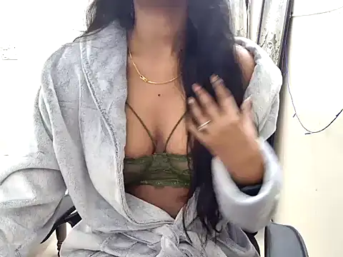 tanvi-00 online show from 11/25/25, 06:19