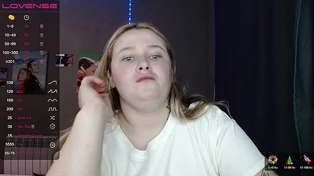 Light Luna online show from 10/31/25, 02:57