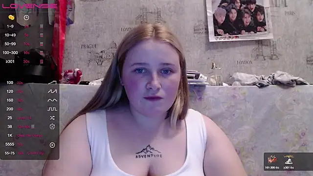 Light Luna online show from 10/28/25, 02:49