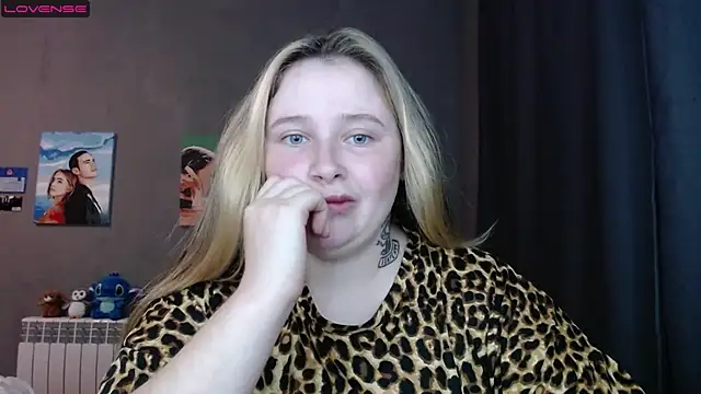 Light Luna online show from 09/16/25, 01:01