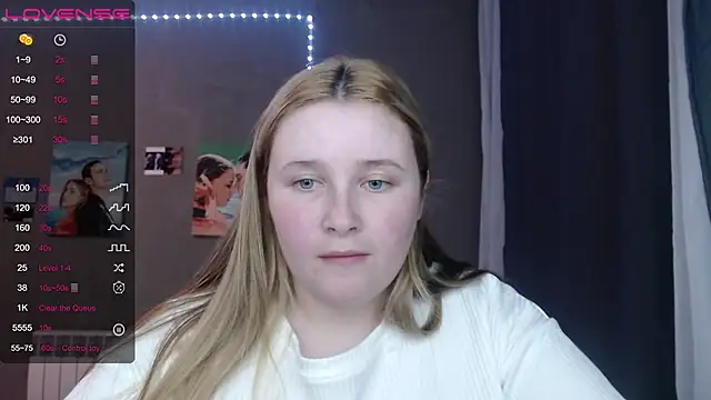 Light Luna online show from 11/07/25, 01:15