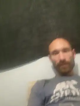 Snapshot of Johnnyw151 chatting on 10/21/25, 02:05 Johnnyw151 online show from 10/21/25, 02:05