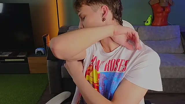 TeddyLiLboy online show from 11/05/25, 04:21