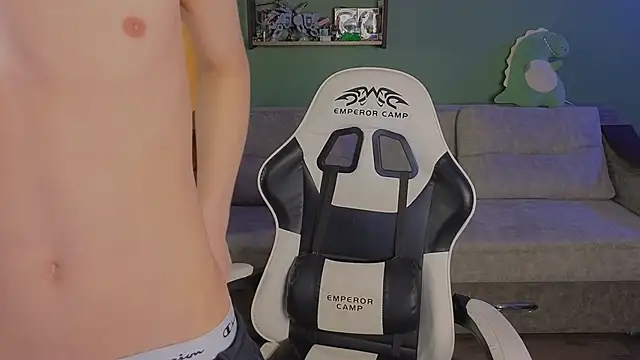 TeddyLiLboy online show from 11/12/25, 10:19