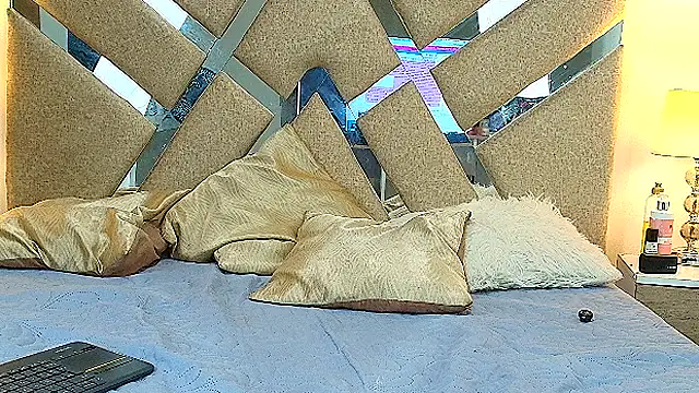 IsabellMendez  online show from 04/19/26, 06:10