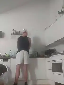 Snapshot of eltoulou chatting on 02/16/25, 03:05 eltoulou online show from 02/16/25, 03:05