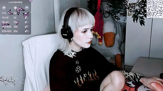 say mary online show from 11/10/25, 01:38