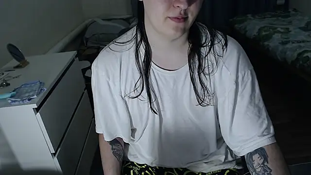 EvaMiron online show from 12/04/25, 06:18