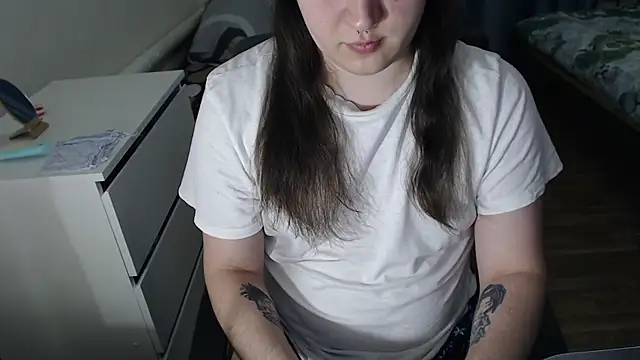 Snapshot of EvaMiron chatting on 02/11/26, 06:41 EvaMiron online show from 02/11/26, 06:41