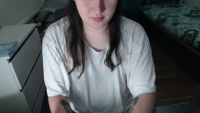 EvaMiron online show from 11/28/25, 01:44