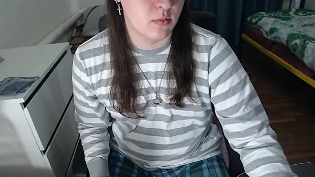 EvaMiron online show from 10/08/25, 06:59