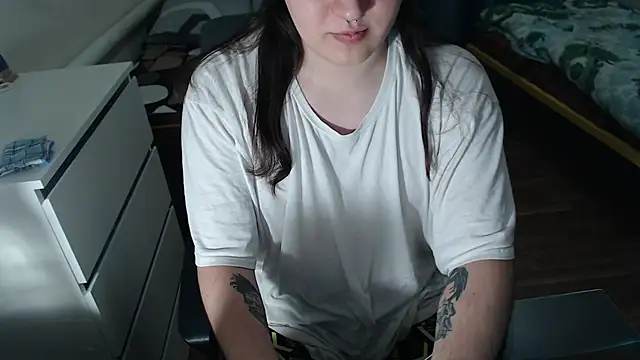 EvaMiron online show from 10/17/25, 07:04