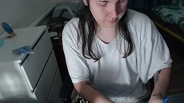 EvaMiron online show from 10/18/25, 12:07