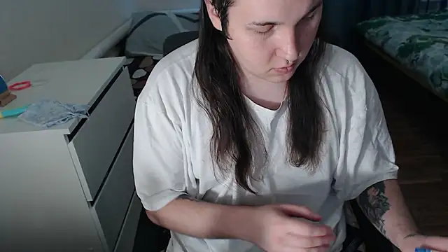 Snapshot of EvaMiron chatting on 02/09/26, 12:36 EvaMiron online show from 02/09/26, 12:36