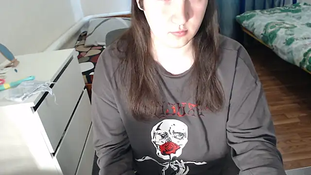 Snapshot of EvaMiron chatting on 12/19/25, 07:22 EvaMiron online show from 12/19/25, 07:22