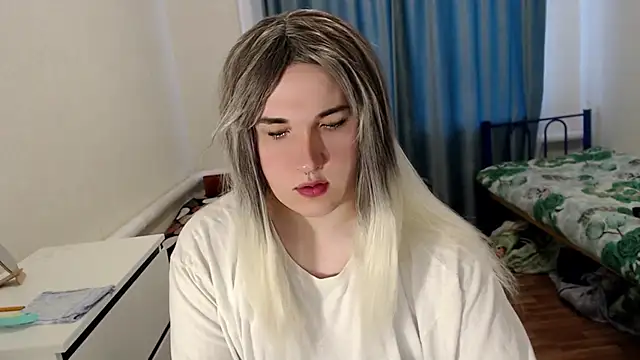 EvaMiron online show from 04/15/26, 03:12