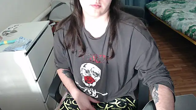 EvaMiron online show from 11/26/25, 03:56