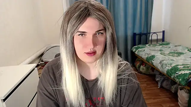 EvaMiron online show from 04/13/26, 04:49