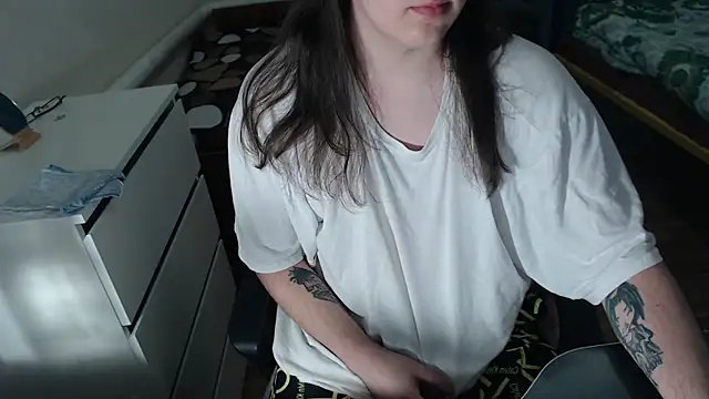 EvaMiron online show from 10/27/25, 01:28