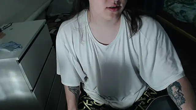 EvaMiron online show from 10/27/25, 02:51