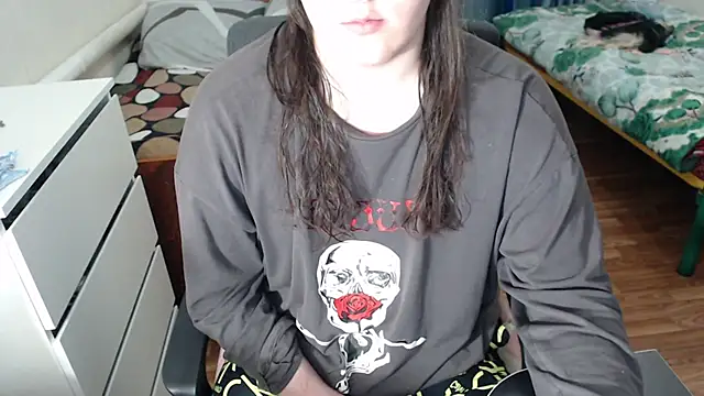 Snapshot of EvaMiron chatting on 01/06/26, 04:00 EvaMiron online show from 01/06/26, 04:00