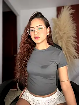 Snapshot of gretta_kler1 chatting on 10/19/25, 03:15 gretta kler1 online show from 10/19/25, 03:15