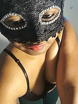 Snapshot of FANTASY_QUEEN_07 chatting on 06/18/26, 02:32 FANTASY QUEEN 07 online show from 06/18/26, 02:32