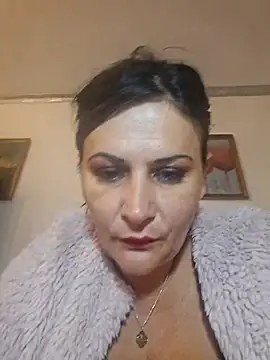 anaaamariaaaa online show from 10/21/25, 12:15