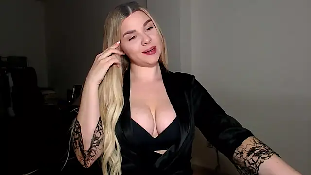 Snapshot of MiaMurMur chatting on 02/16/26, 06:28 MiaMurMur online show from 02/16/26, 06:28