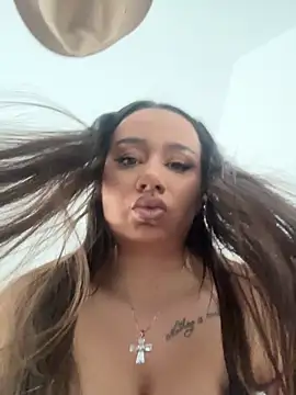 deliaroyal online show from 10/29/25, 10:58