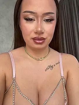 deliaroyal online show from 12/04/25, 10:36