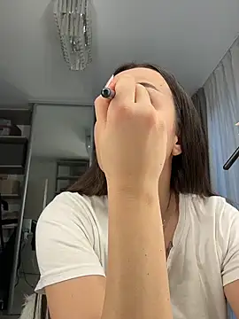 deliaroyal online show from 02/06/26, 01:07