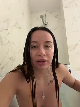 deliaroyal online show from 10/15/25, 12:57