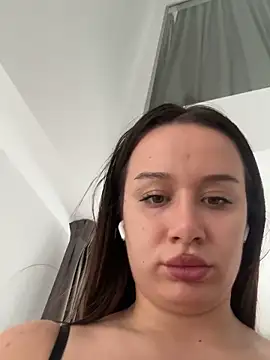 deliaroyal online show from 09/27/25, 12:55