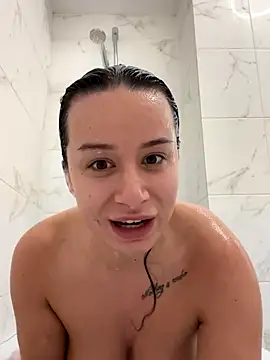 deliaroyal online show from 09/20/25, 02:00