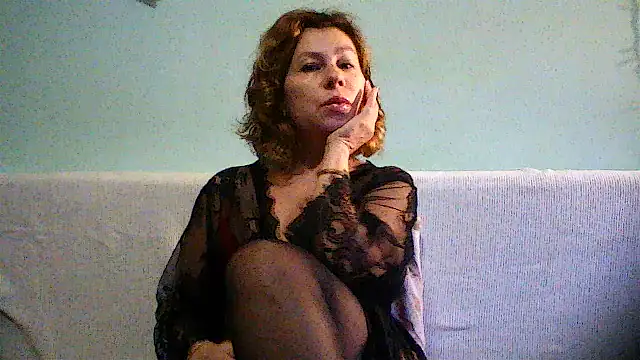Snapshot of Mat_Elenore chatting on 10/10/25, 05:19 Mat Elenore online show from 10/10/25, 05:19