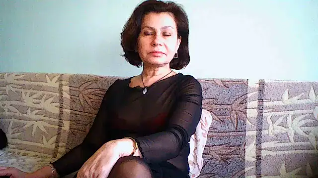 Snapshot of Mat_Elenore chatting on 02/14/25, 06:12 Mat Elenore online show from 02/14/25, 06:12