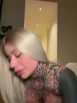 Snapshot of bambixboo chatting on 06/15/26, 08:30 bambixboo online show from 06/15/26, 08:30