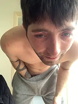 Snapshot of GuillaumebeauZizi chatting on 02/10/26, 10:03 GuillaumebeauZizi online show from 02/10/26, 10:03