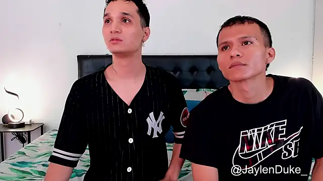 Snapshot of jaylen_and_duke chatting on 12/05/25, 11:09 jaylen and duke online show from 12/05/25, 11:09