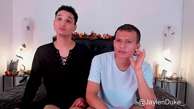 Snapshot of jaylen_and_duke chatting on 10/30/25, 11:08 jaylen and duke online show from 10/30/25, 11:08