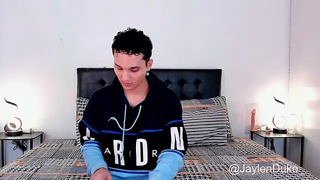 Snapshot of jaylen_and_duke chatting on 12/16/25, 11:03 jaylen and duke online show from 12/16/25, 11:03